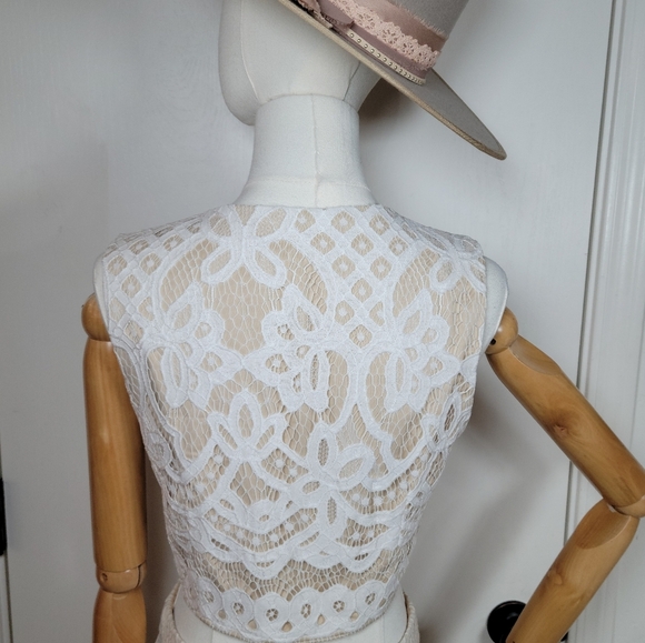 Two Sisters Two-Piece Eyelet Chic Bridal High-Low Skirt Set Size 8 - Picture 13 of 15